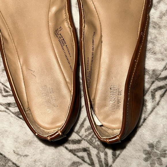 Womens brown flats - Picture 2 of 3